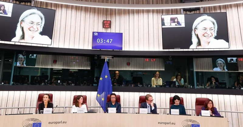 Европарламент призвали создать механизм экстренного выезда из России