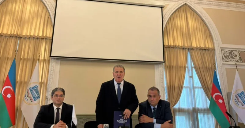 “Anadolu Məktəbi” layihəsinin iştirakçıları Birinci Türkoloji Qurultayın keçirildiyi tarixi zalla tanış olublar