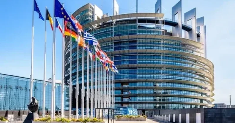 Avropa Parlamentinin 70 ə yaxın deputatı Gürcüstan rəsmilərinə sanksiya tətbiq etməyə çağırıb
