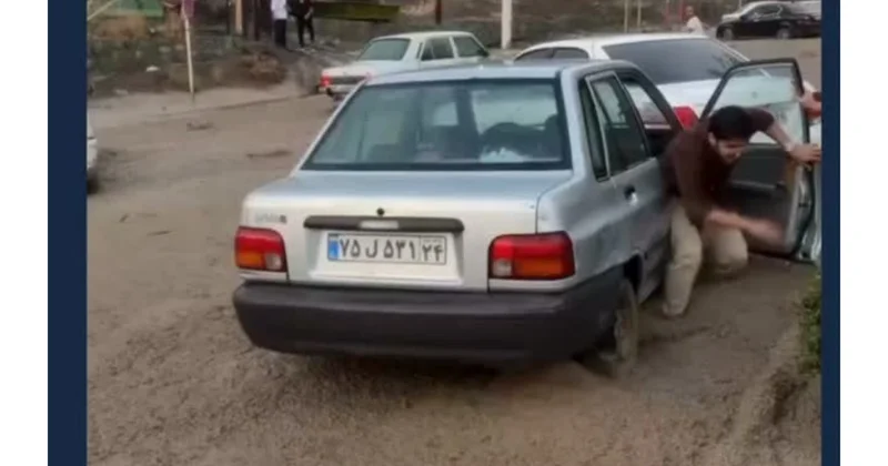 İranda küçə və yollar su altında qaldı
