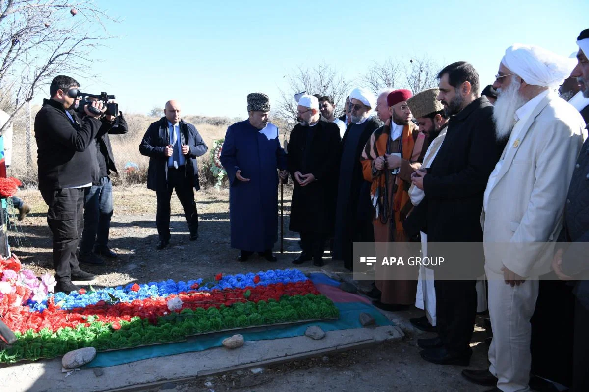 Dünya dini liderləri Ağdamda Şəhidlər xiyabanını ziyarət ediblər FOTO