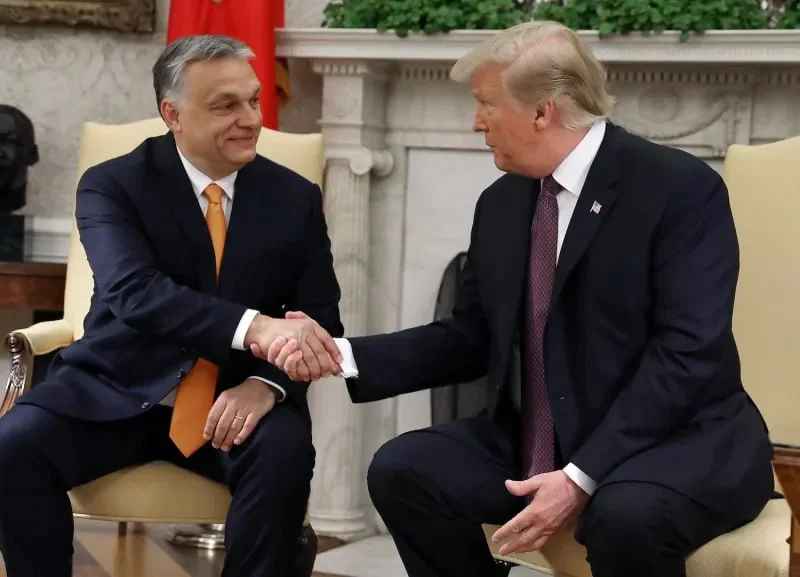 Viktor Orban Trampa zəng etdi FOTO