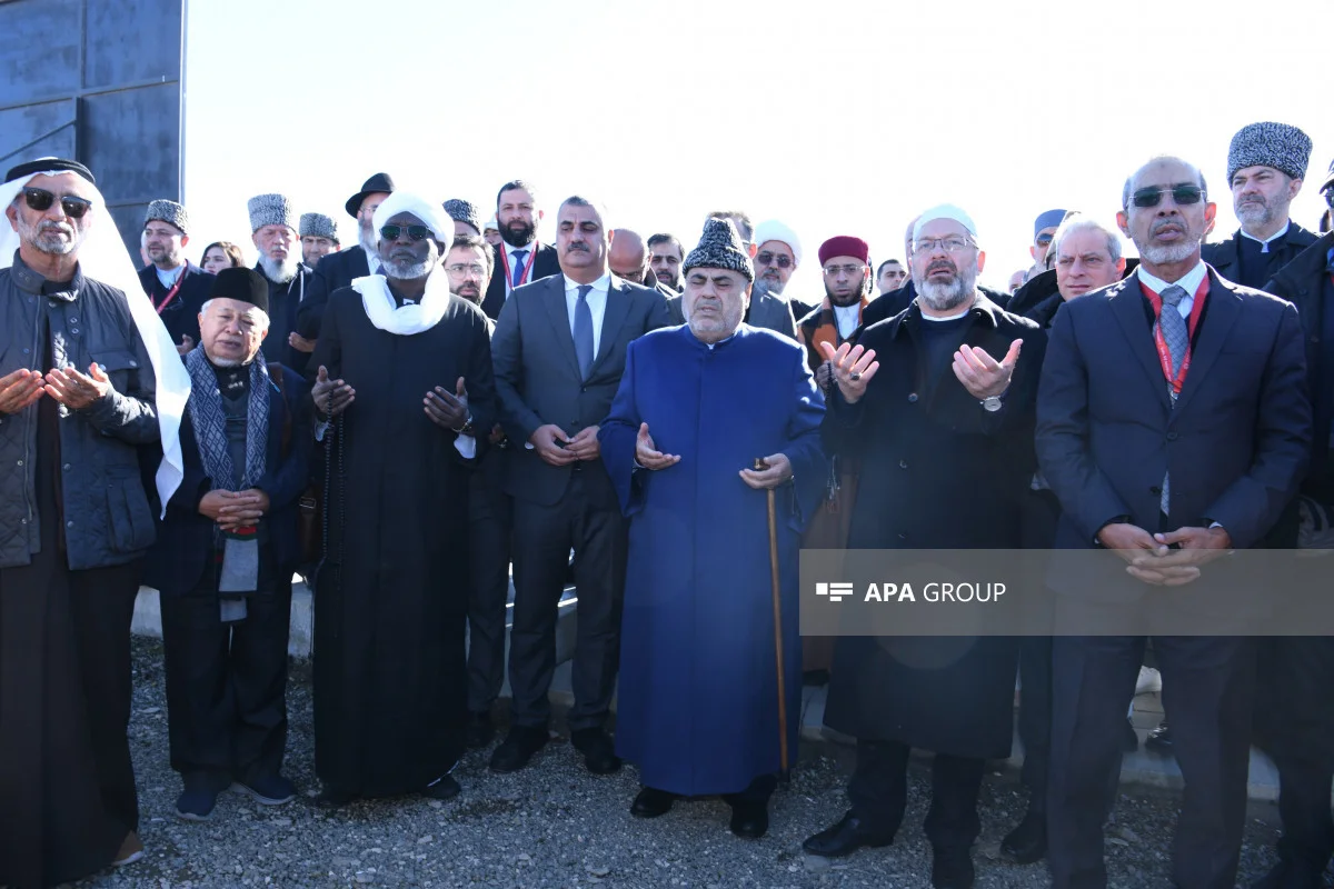 Dünya dini liderləri Ağdamda Şəhidlər xiyabanını ziyarət ediblər FOTO