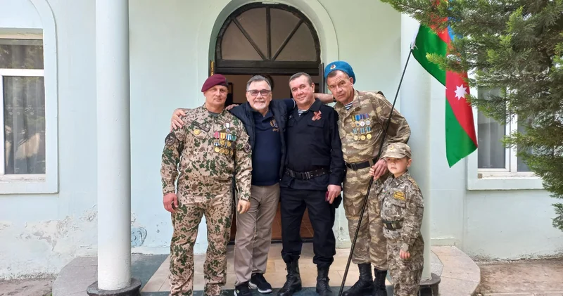 Один на всех Dəmir yumruq