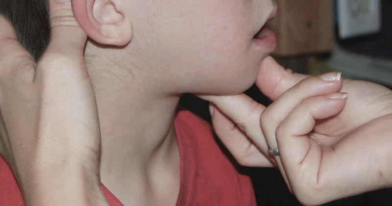 Sumqayıtda çöpçü belə ifşa olundu Ağzında gizlətdiyi nə idi? VİDEO FOTO