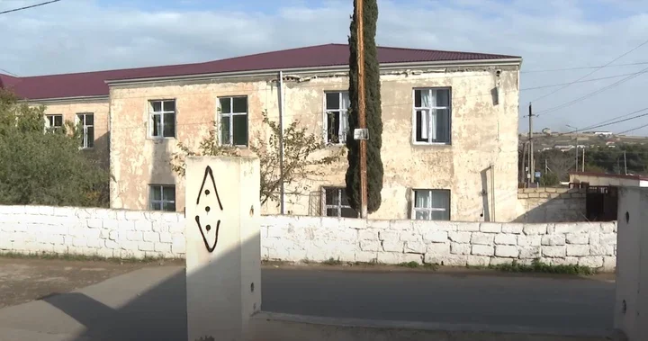 Учебное заведение в абшеронском поселке превратилось из образцового в аварийное