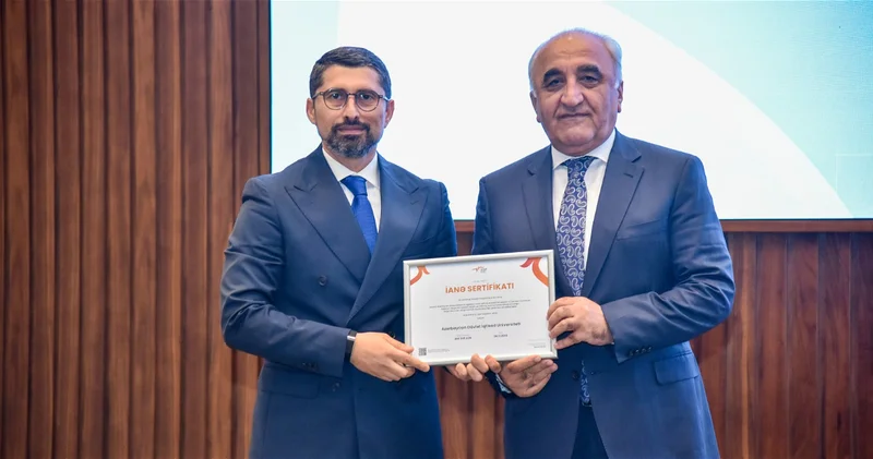 UNEC пожертвовал 200 000 манатов в Фонд Возрождения Карабаха