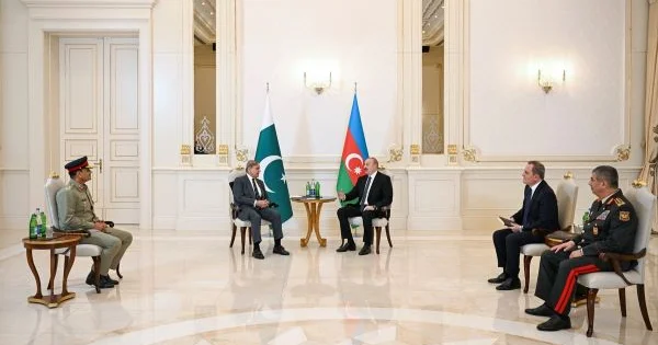 Pakistanın Baş naziri Bakıda İlham Əliyevlə görüş olub + FOTOLAR (YENİLƏNİB)