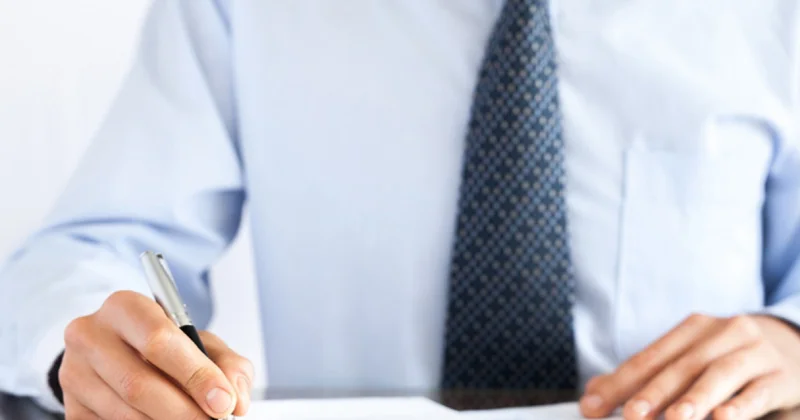 Бывший эксперт Минюста ответит перед судом за купленные заключения