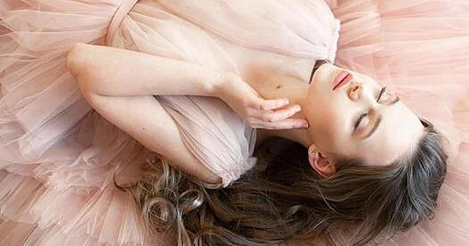 Qırışsız gənclik: dərinin qocalmasına həqiqətən təsir edən şey...