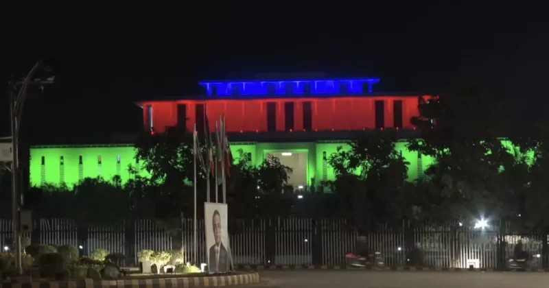 Исламабад засиял цветами азербайджанского флага: ФОТО