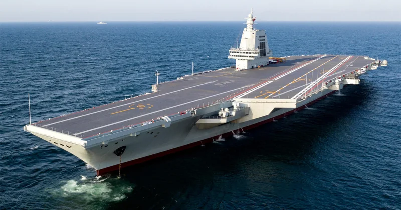Китай ввел в эксплуатацию третий авианосец Фуцзянь