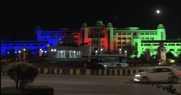 Столица Пакистана озарилась цветами азербайджанского триколора в честь 5 летия Победы