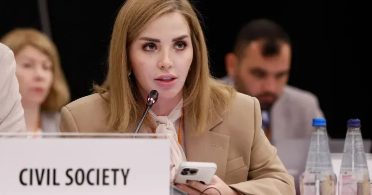 Alimlərin üzərinə ədəbi dili zəiflətməsinin qarşısını almaq kimi bir missiya düşür Yeganə Hacıyeva yazır