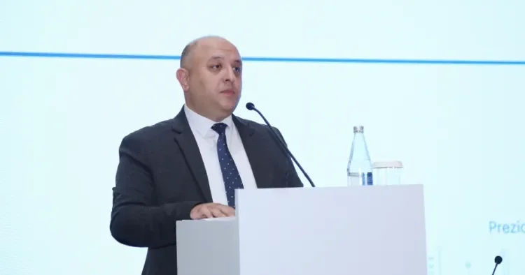 Mediada xarici sözlərin yersiz işlədilməsi gənclərin dil mühitinə mənfi təsir edir PA nın sektor müdiri