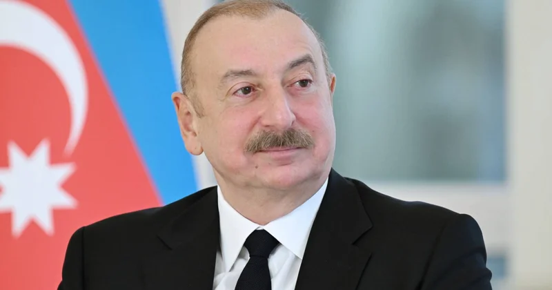 Алиев наградил военнослужащих