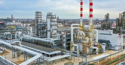 НПЗ Лукойла в России приостановил работу после атаки БПЛА