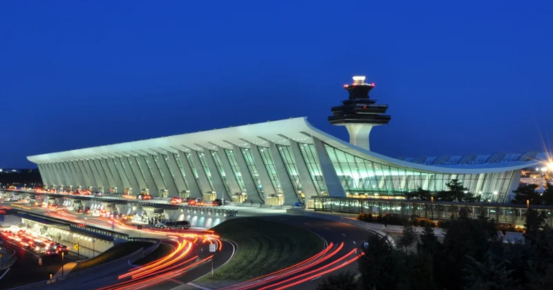 Dehli aeroportunda 400 dən çox aviareys təxirə salınıb