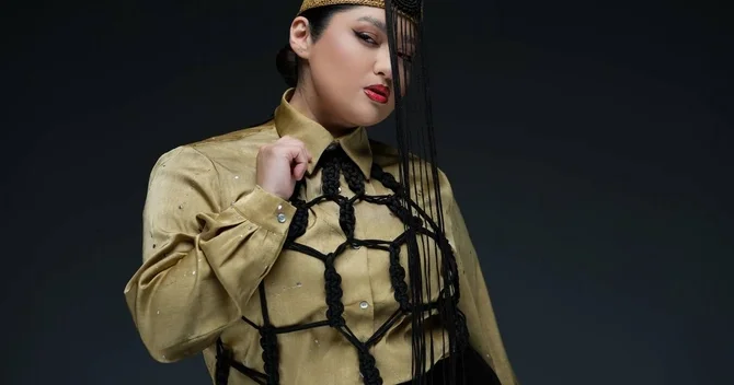 Nərmin Kərimbəyova Zəfər Bayramı ndan oxudu