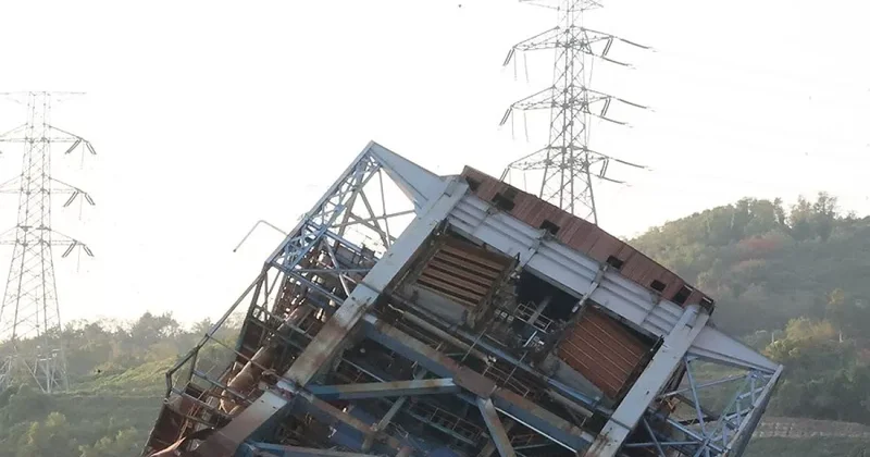 Обрушение котельной башни в Южной Корее: есть погибшие ФОТО