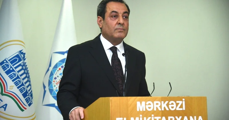 В Баку проходит конференция на тему Правильное применение норм азербайджанского литературного языка в медиа (ФОТО)