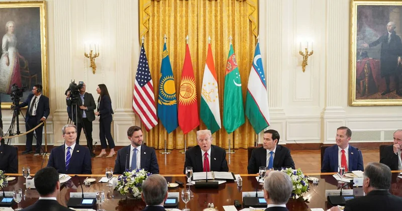 Donald Tramp Mərkəzi Asiya regionunun beş ölkəsinin prezidenti ilə görüşüb