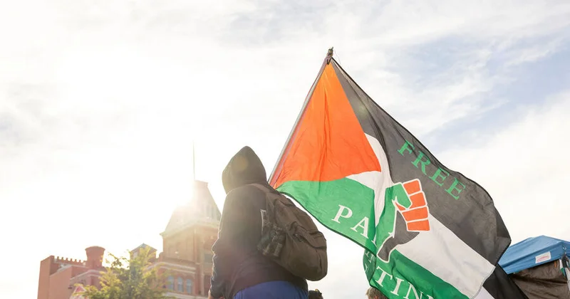 Fələstin tərəfdarları Berlində ZDF ofis binasını zəbt ediblər