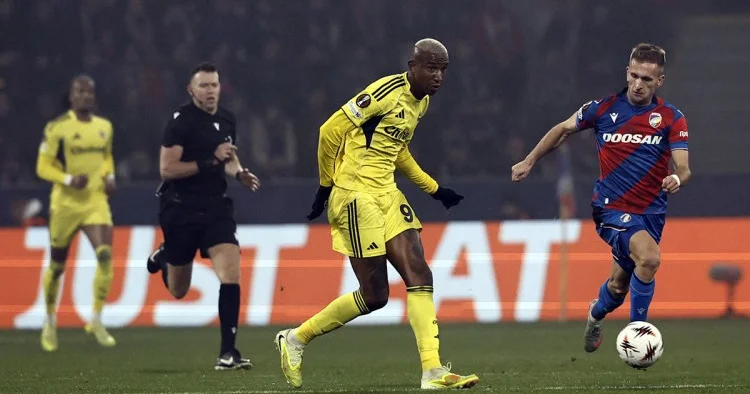 Fənərbaxça səfərdə bir xalla kifayətləndi VİDEO