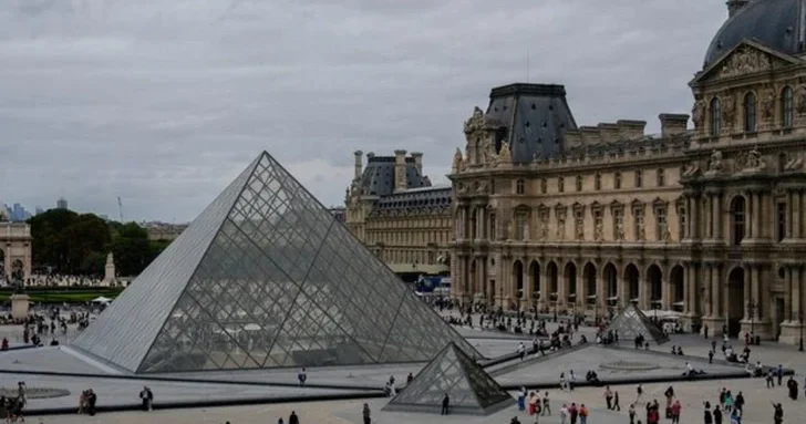 Лувр активирует новый план безопасности после громкого ограбления