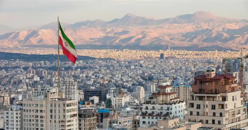 Президент Ирана предупреждает о возможной эвакуации Тегерана