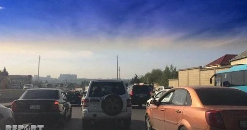 Sürücülərin nəzərinə: bu yolda hərəkət iflic oldu Video