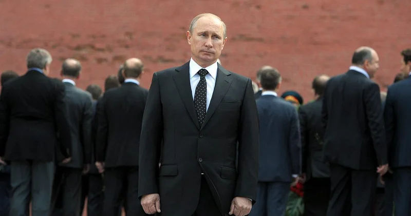 Putin qohum əqrabasını başına yığıb Azı 24 qohumu yüksək vəzifədədir...