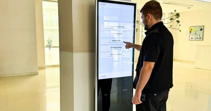 В больницах Евлаха и Биласувара введена система электронной очереди