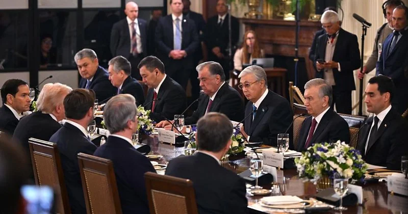 Mərkəzi Asiya liderləri Trampla hansı dildə danışıblar? İkisi rus, biri ingilis, digərləri isə....