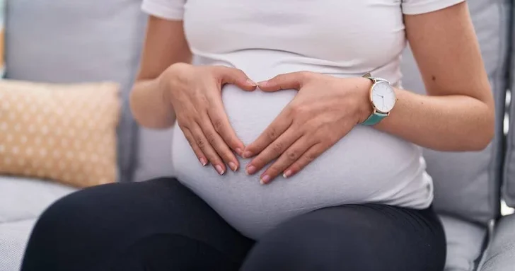 Беременность без врача : что стоит за растущей смертностью матерей в Азербайджане