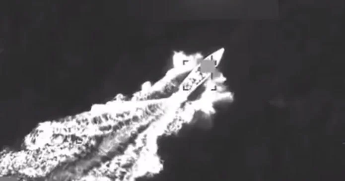 ABŞ ordusu narkotik daşıyan kateri belə məhv etdi ANBAAN VİDEO