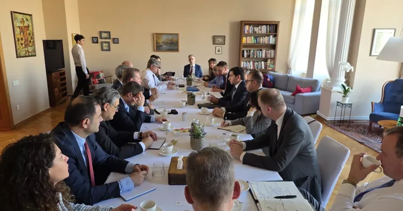 Хикмет Гаджиев обсудил сотрудничество с представителями государств членов НАТО