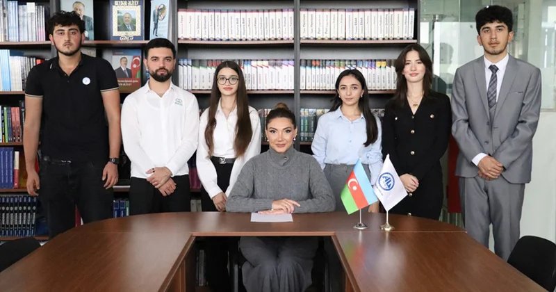 Azərbaycan Universitetinin rektoru yüksəkballı tələbələrlə görüşdü Fotolar