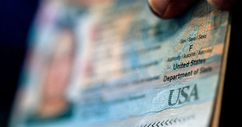 В США запретили трансгендерам менять пол в паспорте