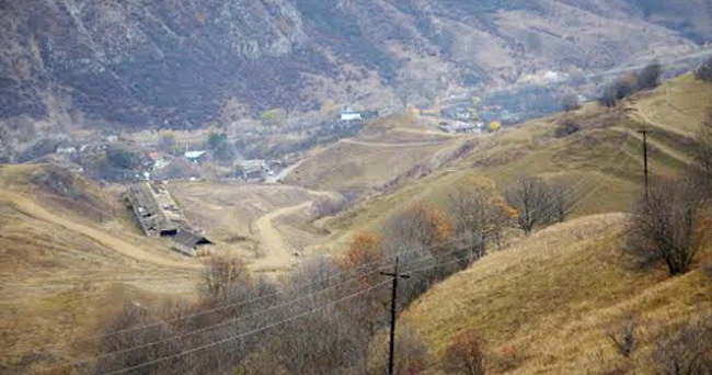 Tarixi sənədlər və xəritələr sübut edir ki, uzun illər boyu həmin torpaqlarda azərbaycanlılar yaşayıb