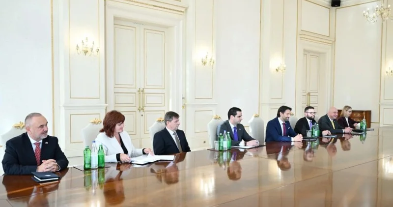 Slovakiyanın müdafiə naziri Bakıda hərbi paradı izləyəcək