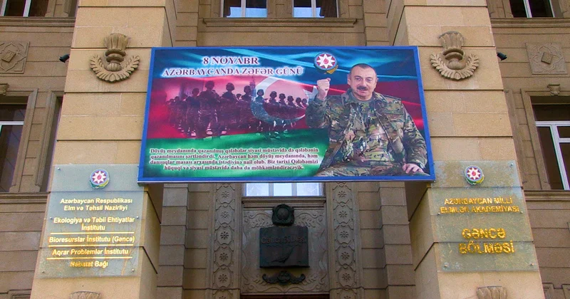 Gəncə: “Müstəqil siyasətin Zəfər Günü”