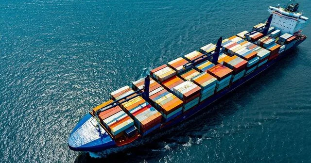 Almaniyanın xarici ticarət kəsiri 11 ayın ən aşağı səviyyəsinə düşüb