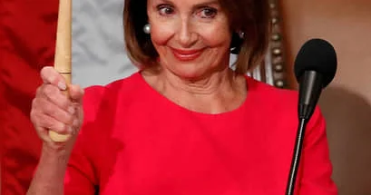 Tramp Pelosinin təqaüdə çıxmasını bütün Amerika üçün əla hadisə adlandırdı