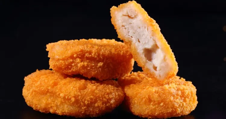 Hazır toyuq tikələrində keyfiyyətsiz ət və çoxlu yağ VAR?