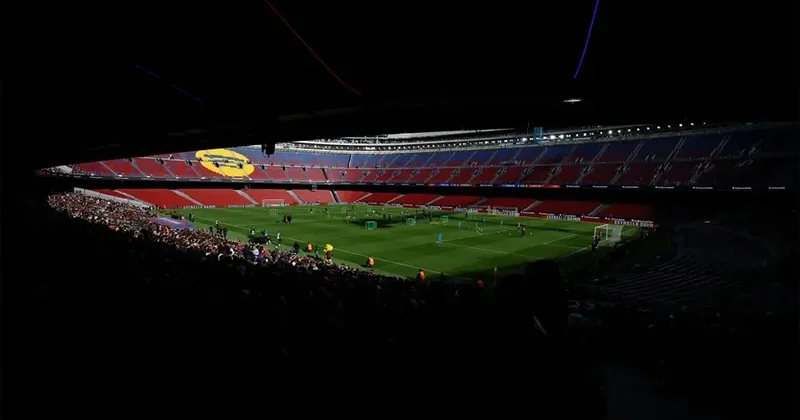 Barselona yenilənmiş stadionda ilk məşqinə çıxıb FOTO