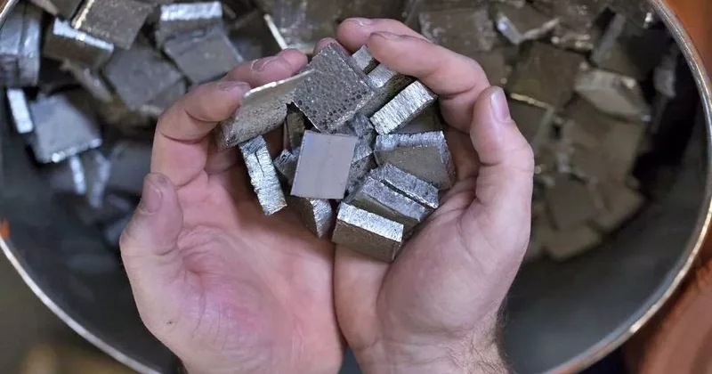 Боливия пересмотрит литиевые соглашения с Россией и Китаем