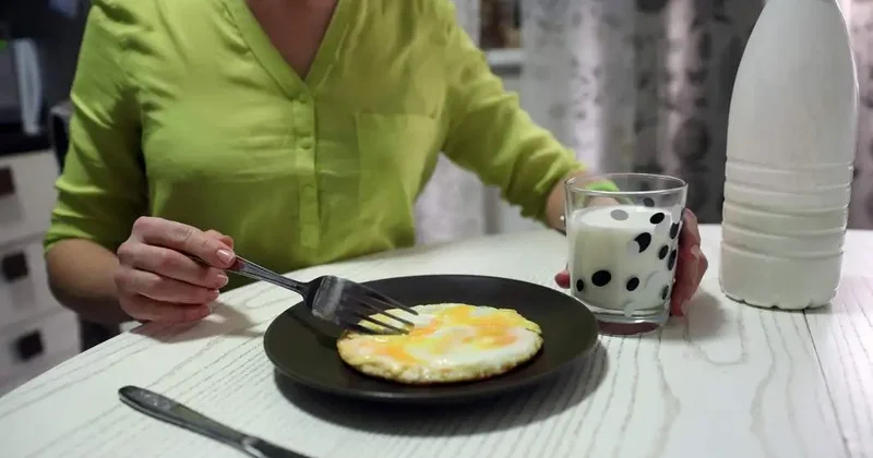 Elm adamları səhər yeməyinin buraxılmasının beyin fəaliyyətinə mənfi təsir etmədiyini açıqlayıblar