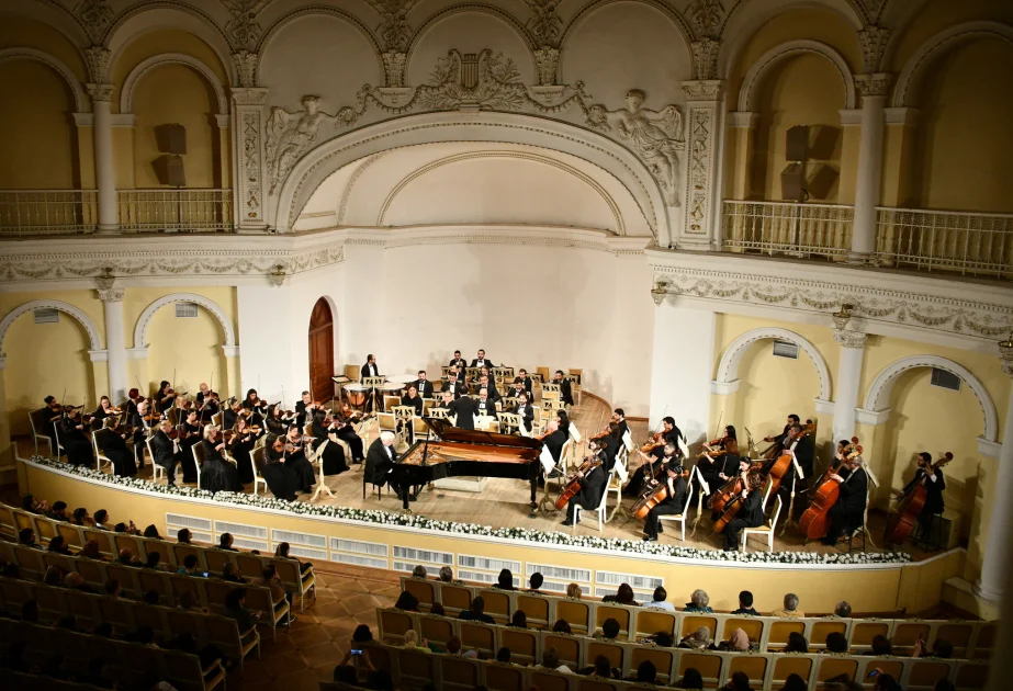 Rusiyalı pianoçu Mixail Lidski Bakıda Bramsın şedevr əsərlərini ifa edib AZƏRTAC