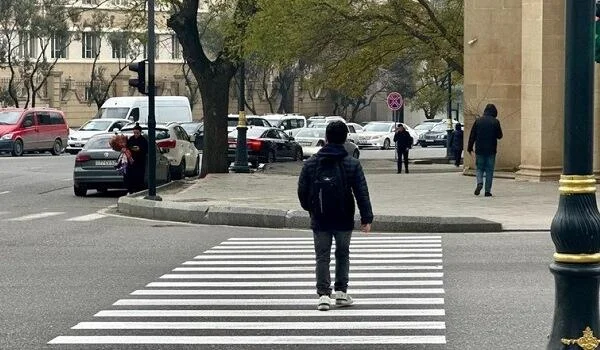 Bakıda daha bir ərazidə piyada keçidləri yeniləndi Foto